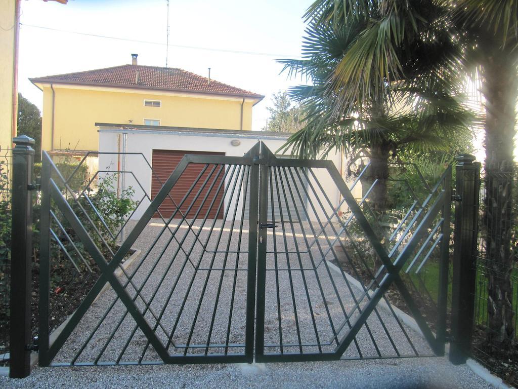 Casa Italia, Center